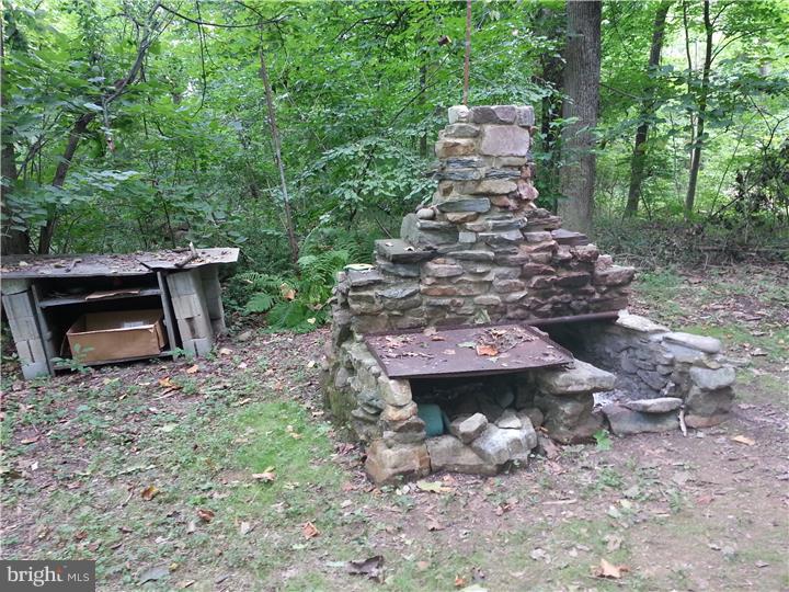 L9507 Mount Laurel Road Temple, PA 19560 - Photo 9 of 11