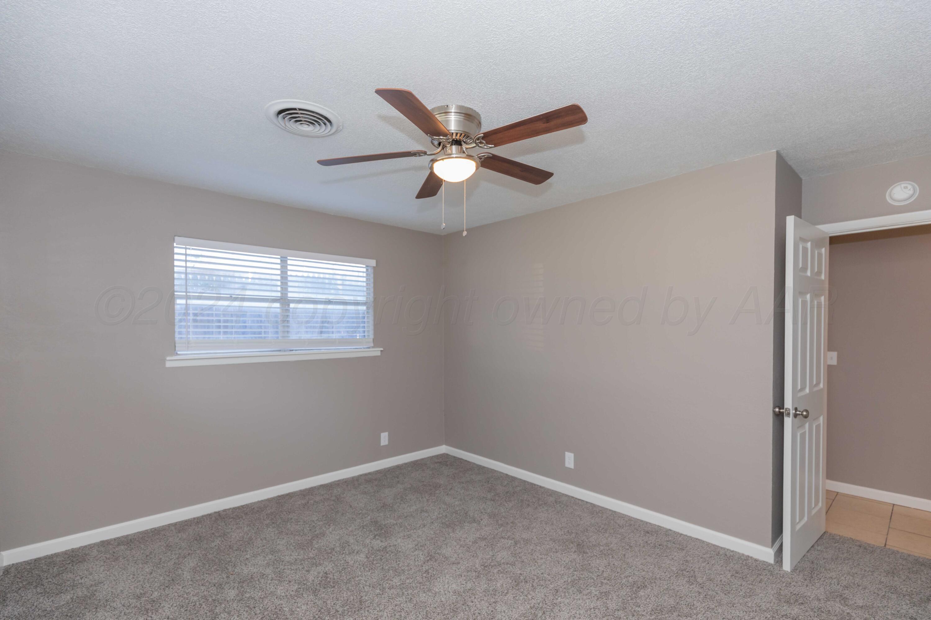 402 Beech Street Borger, TX 79007 - Photo 29 of 41 a view of an empty room