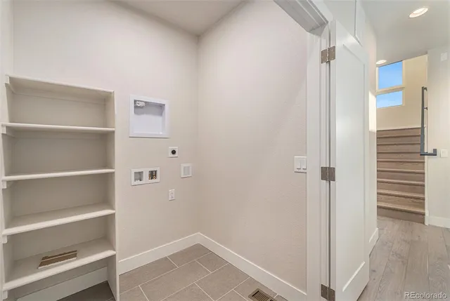 a view of utility room