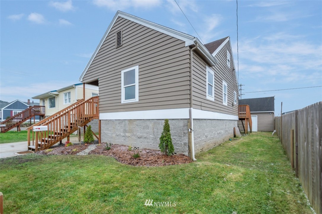 337 Southwest James Street Chehalis, WA 98532 - Photo 4 of 14 Gallery Image 4