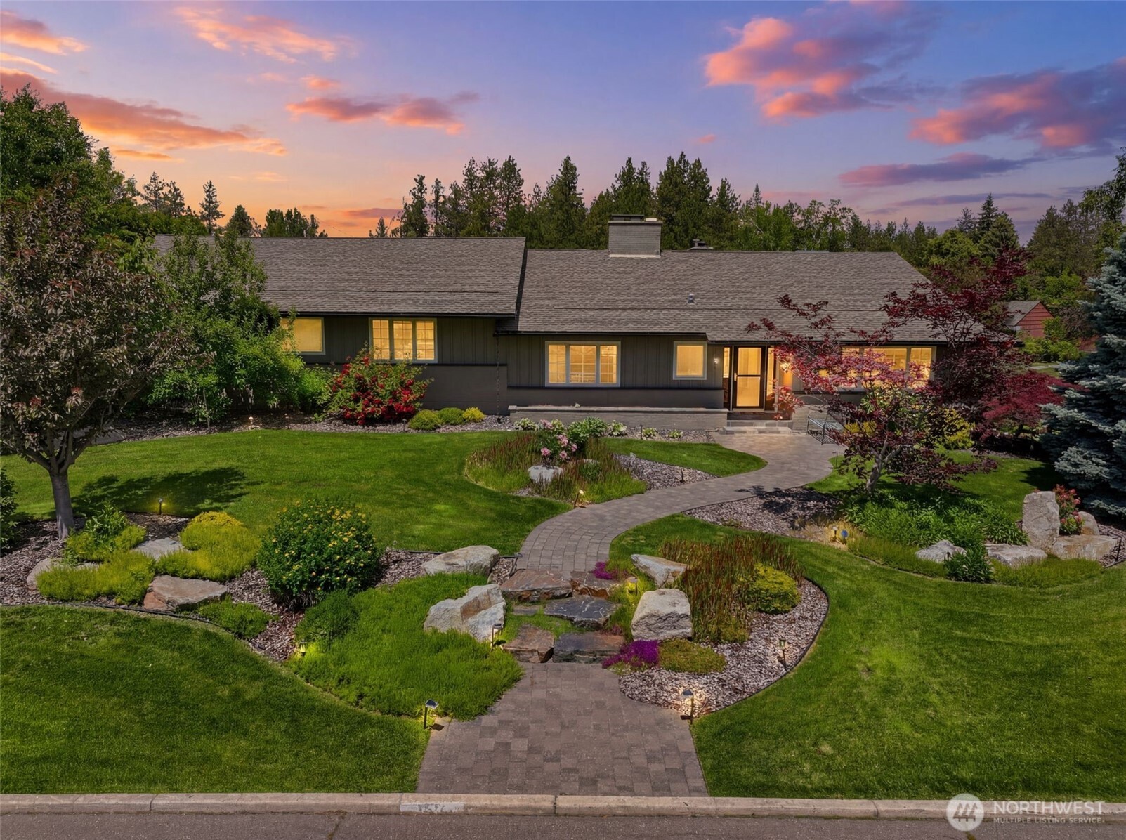 1527 East Woodcliff Road Spokane, WA 99203 - Photo 2 of 40