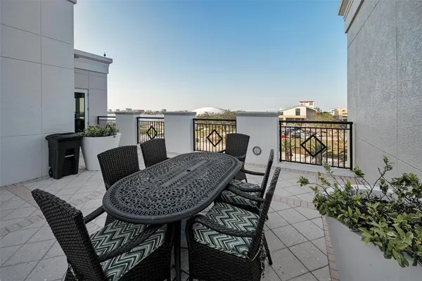 $4,460 | 331 Cleveland Street, Unit 310, Clearwater, FL 33755