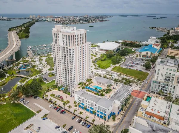 $4,460 | 331 Cleveland Street, Unit 310, Clearwater, FL 33755