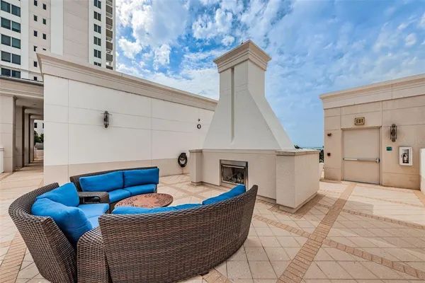 $4,460 | 331 Cleveland Street, Unit 310, Clearwater, FL 33755