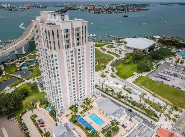 $4,460 | 331 Cleveland Street, Unit 310, Clearwater, FL 33755