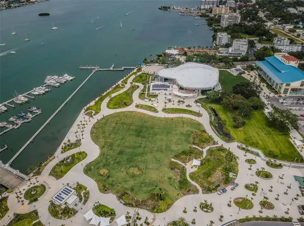 $4,460 | 331 Cleveland Street, Unit 310, Clearwater, FL 33755