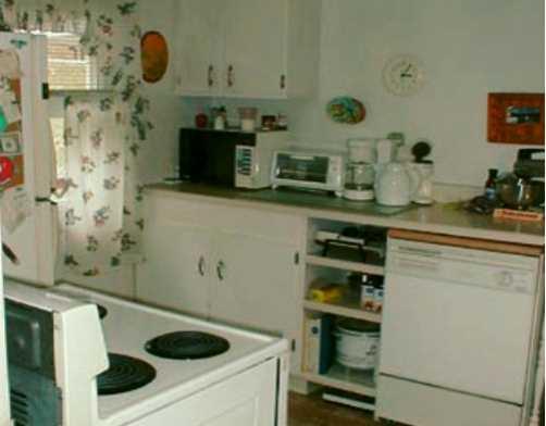 1730 Days Run Road Tarentum, PA 15084 - Photo 4 of 8 Kitchen.
