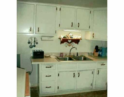 1730 Days Run Road Tarentum, PA 15084 - Photo 5 of 8 Kitchen.