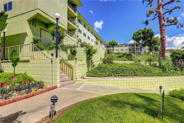 $439,000 | 1301 South Atlantic Boulevard, Unit 425B, Monterey Park, CA 91754