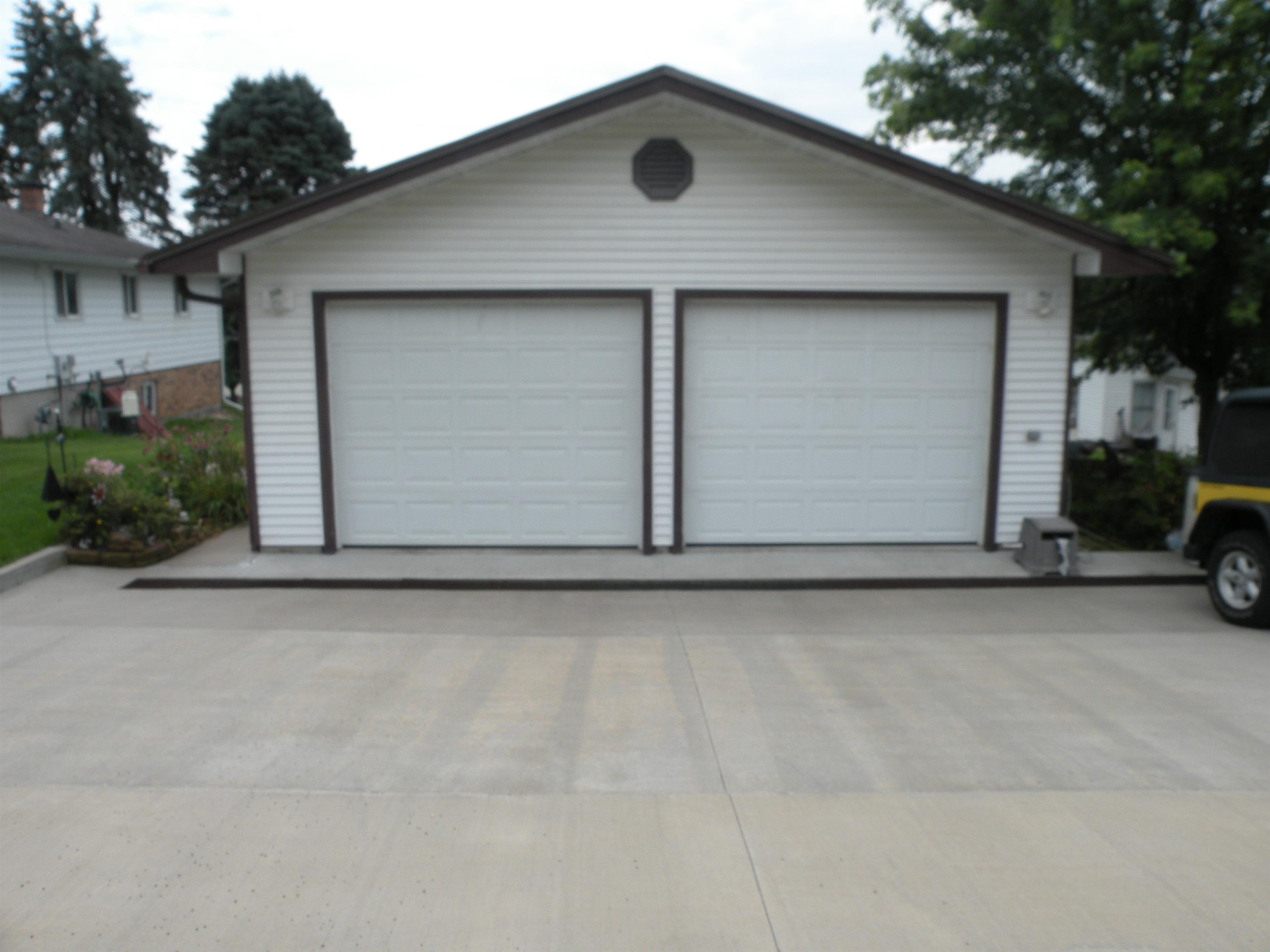 610 1st Street Bloomington, WI 53804 - Photo 38 of 51