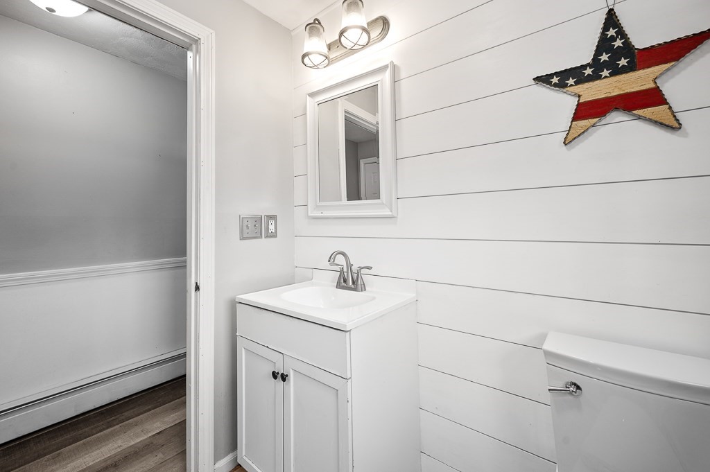 86 Jones Road Hopedale, MA 01747 - Photo 5 of 28 Gallery Image 5