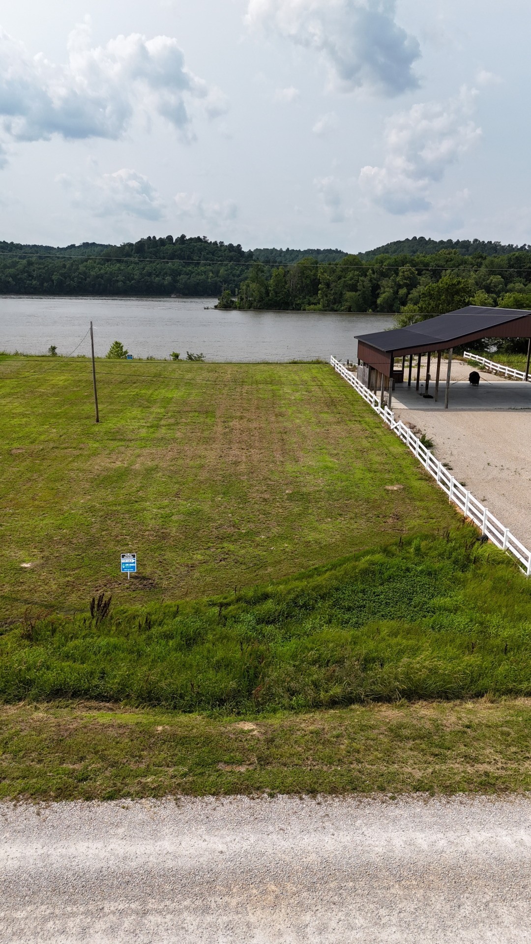 2631 Hardin Bottom River Road Clifton, TN 38425 - Photo 2 of 9