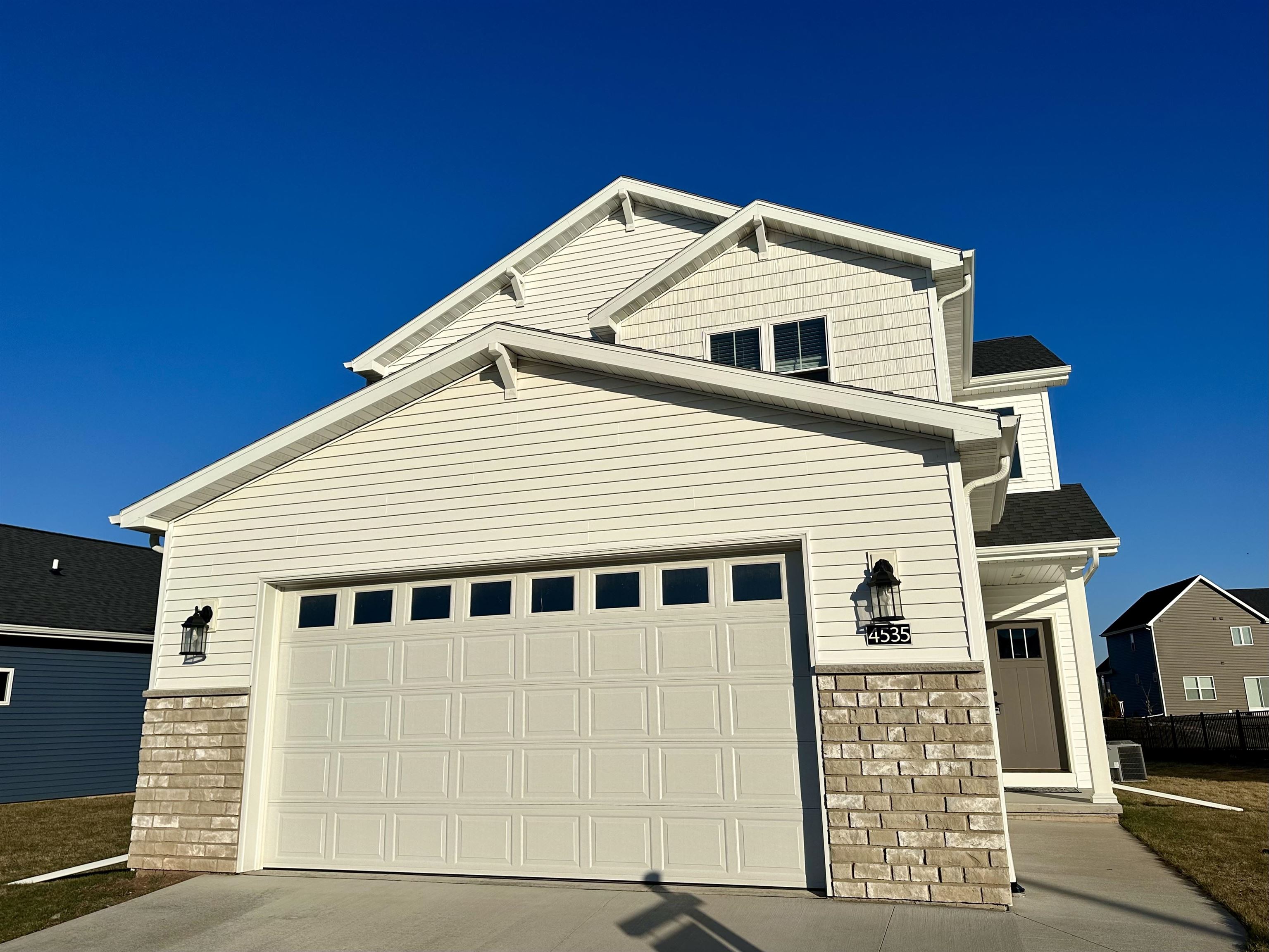 4535 North Cherryvale Avenue Appleton, WI 54913 - Photo 2 of 32