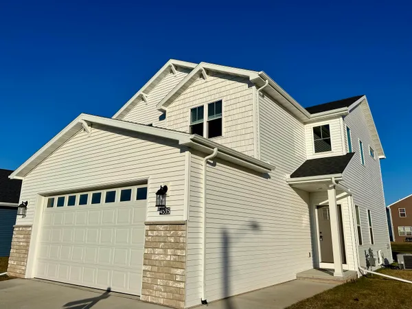 $414,900 | 4535 North Cherryvale Avenue, Appleton, WI 54913