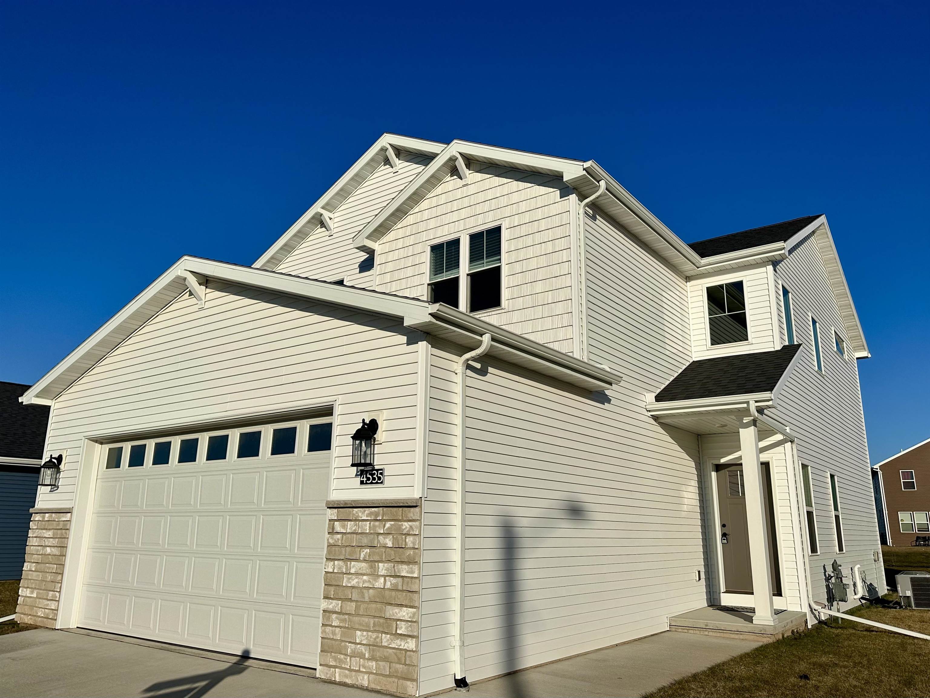 4535 North Cherryvale Avenue Appleton, WI 54913 - Photo 3 of 32