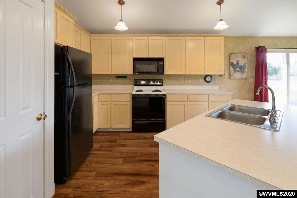 35581 East Lacomb Road Scio, OR 97374 - Photo 13 of 31