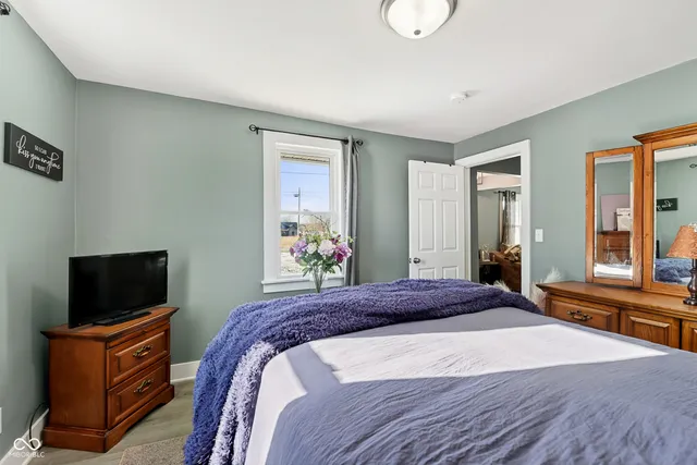 $259,999 | 6498 South 200 East, Markleville, IN 46056