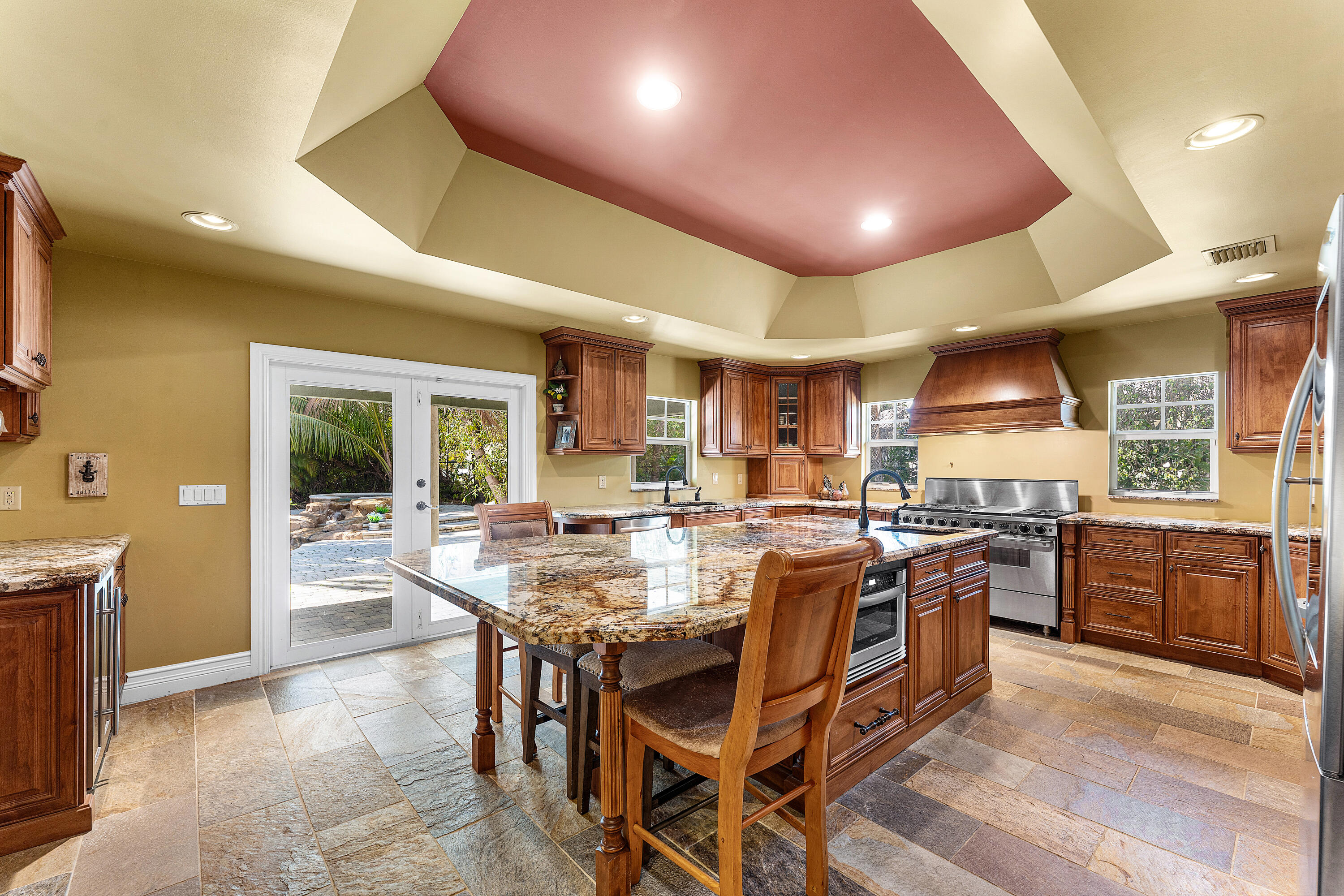 10295 St Andrews Road Boynton Beach, FL 33436 - Photo 8 of 43 a kitchen with lots of counter top space