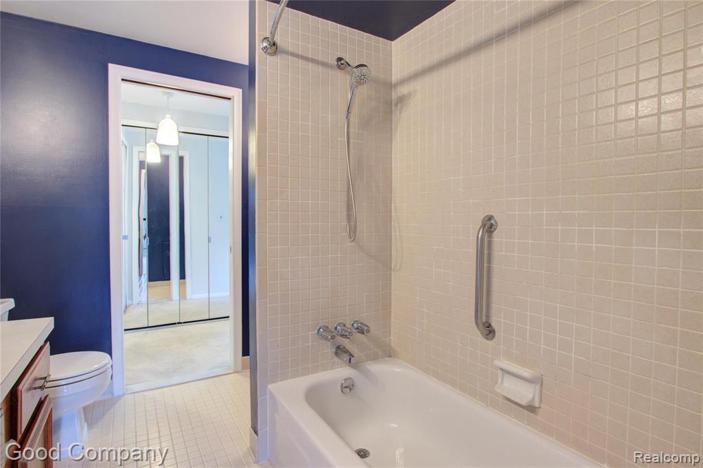 3507 Crooks Road Royal Oak, MI 48073 - Photo 27 of 43