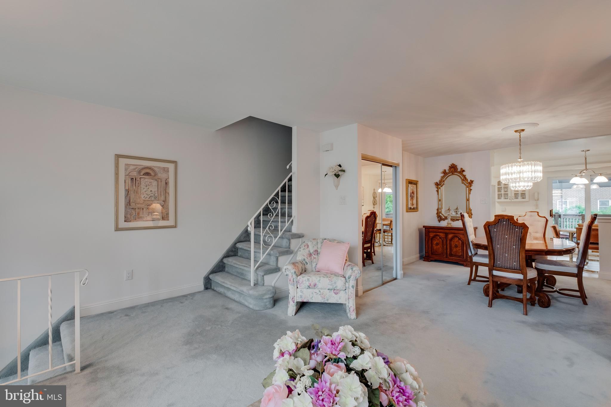 10729 Philcrest Road Philadelphia, PA 19154 - Photo 5 of 32 Open floor concept