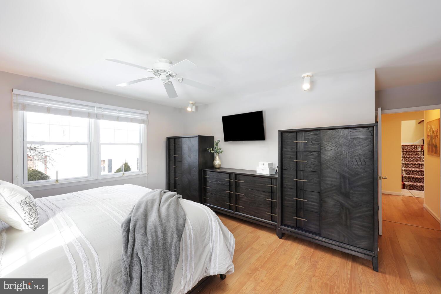 36 Lochatong Road Ewing, NJ 08628 - Photo 20 of 47 Primary Bedroom