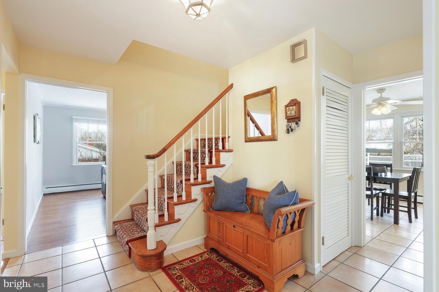 36 Lochatong Road Ewing, NJ 08628 - Photo 8 of 47 Foyer