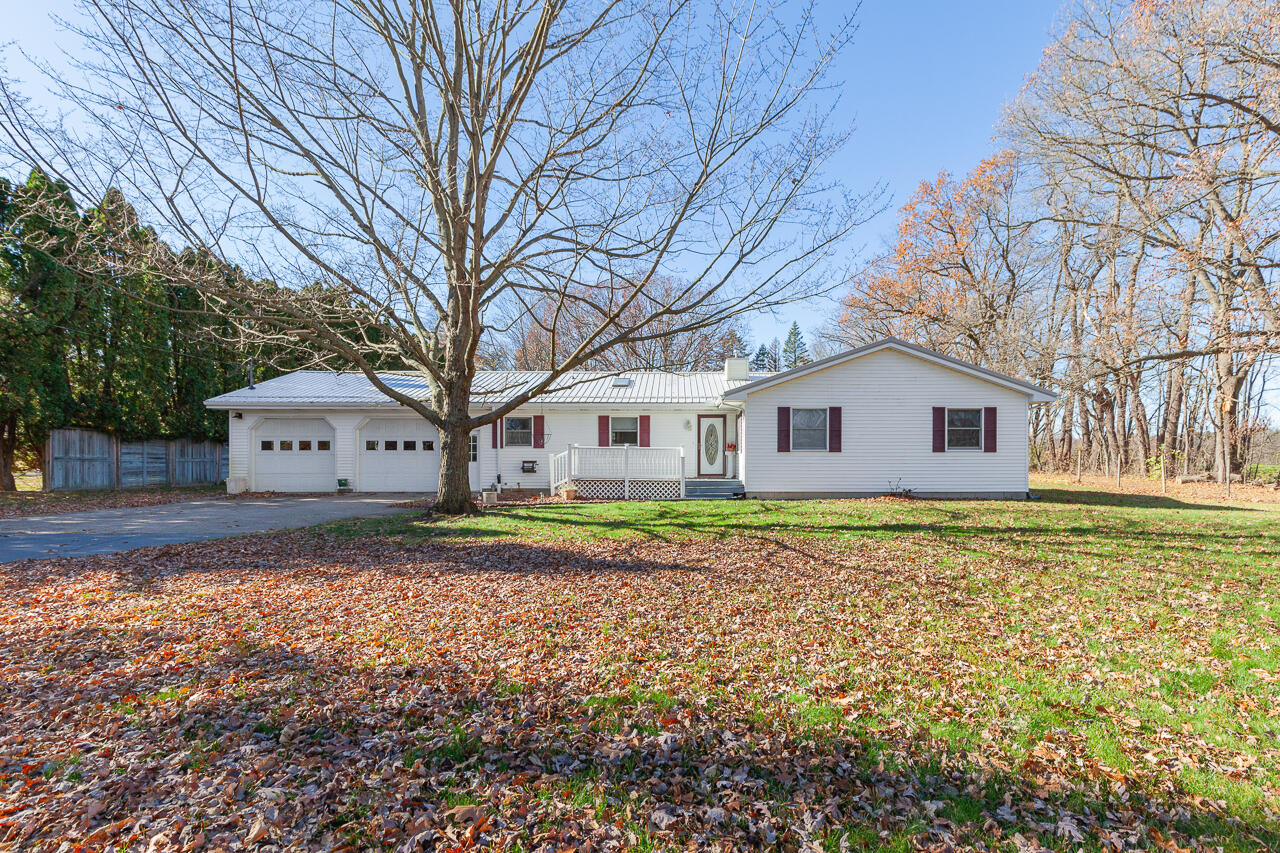 6780 Bennett Road Jackson, MI 49201 - Photo 2 of 42 6780 Bennett Rd - Jackson - 1031