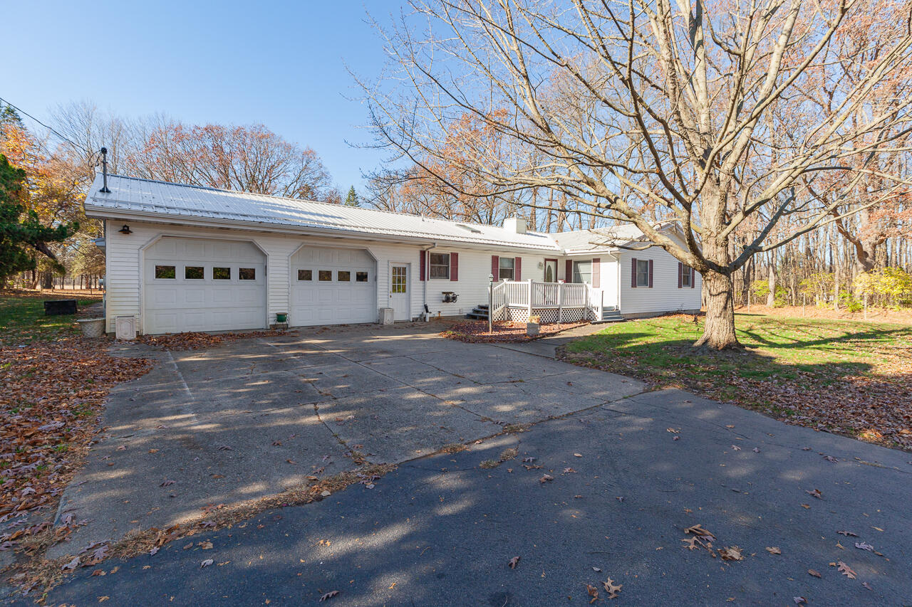 6780 Bennett Road Jackson, MI 49201 - Photo 3 of 42 6780 Bennett Rd - Jackson - 1029