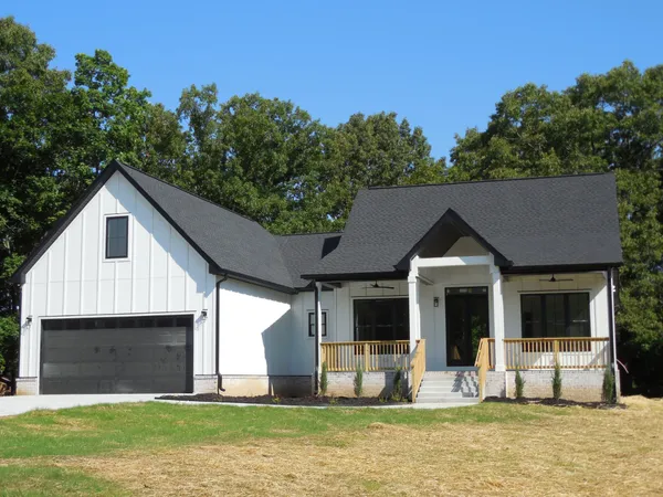 $598,000 | 1064 Mulberry Street, Burns, TN 37029