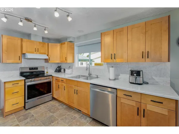 $475,000 | 555 66th Street, Springfield, OR 97478