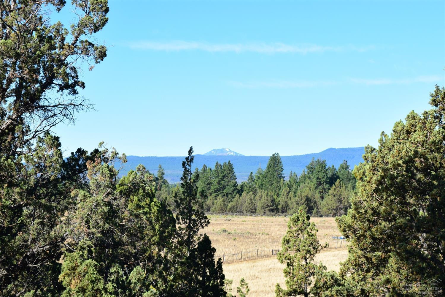 65145 Smokey Ridge Road Bend, OR 97703 - Photo 2 of 13