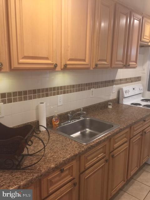 7616 Burnside Road Landover, MD 20785 - Photo 12 of 20 UPDATED KITCHEN