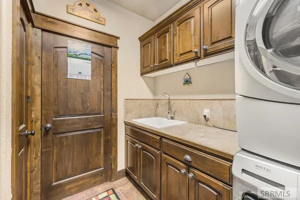 $849,900 | 3676 Henry's Lake Cir Island Park, Island Park, ID 83429