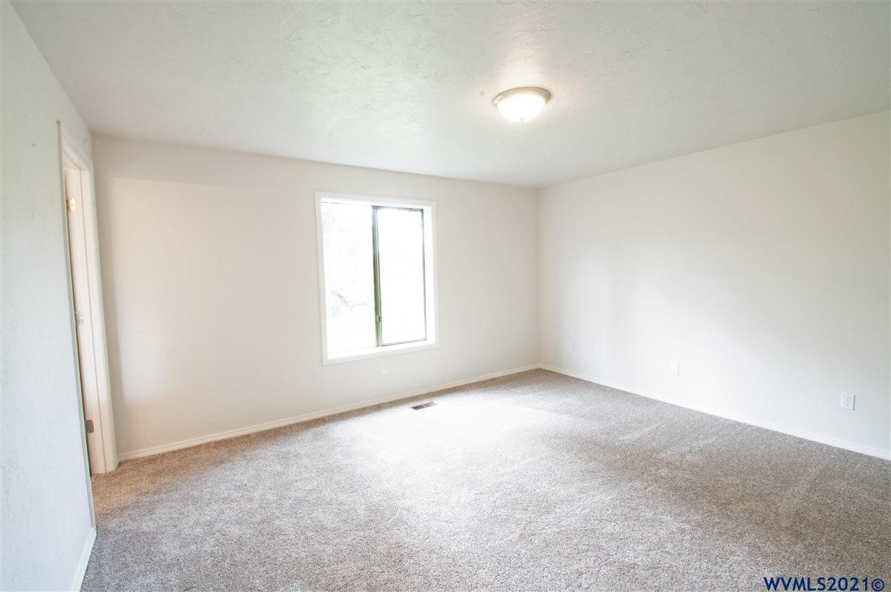30077 Ingram Road Lebanon, OR 97355 - Photo 20 of 40 Gallery Image 20