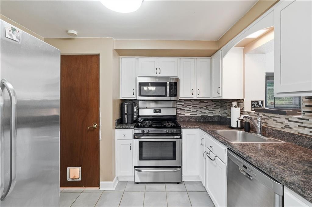 6512 Springvale Drive Pittsburgh, PA 15236 - Photo 15 of 50 Gallery Image 15