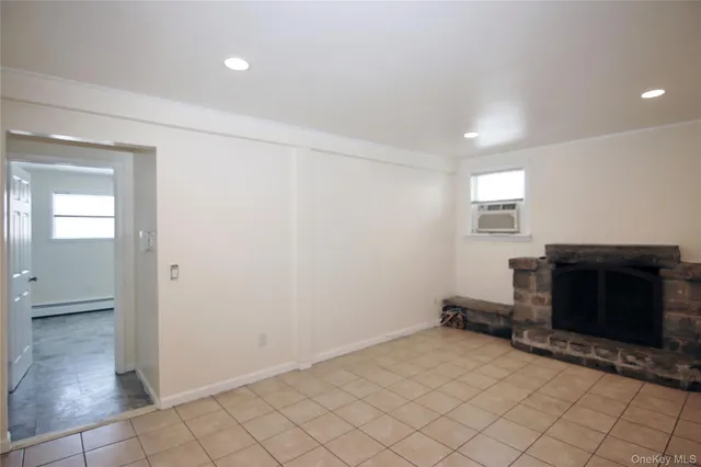 $2,100 | 201 Bennett Avenue, Unit 1, Yonkers, NY 10701
