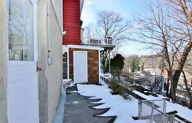 $2,100 | 201 Bennett Avenue, Unit 1, Yonkers, NY 10701