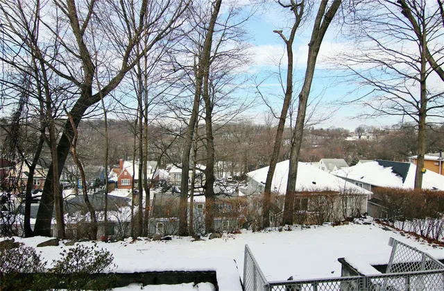 $2,100 | 201 Bennett Avenue, Unit 1, Yonkers, NY 10701