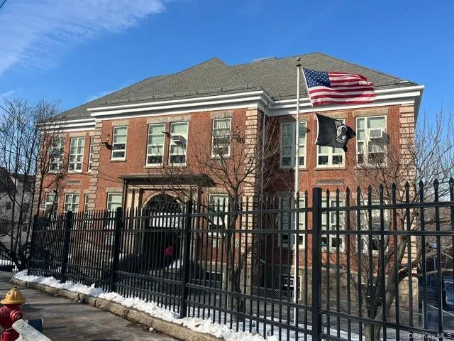 $2,100 | 201 Bennett Avenue, Unit 1, Yonkers, NY 10701