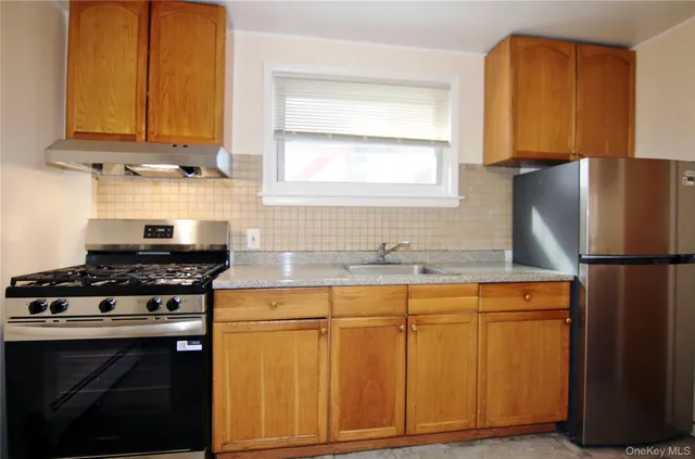 $2,100 | 201 Bennett Avenue, Unit 1, Yonkers, NY 10701