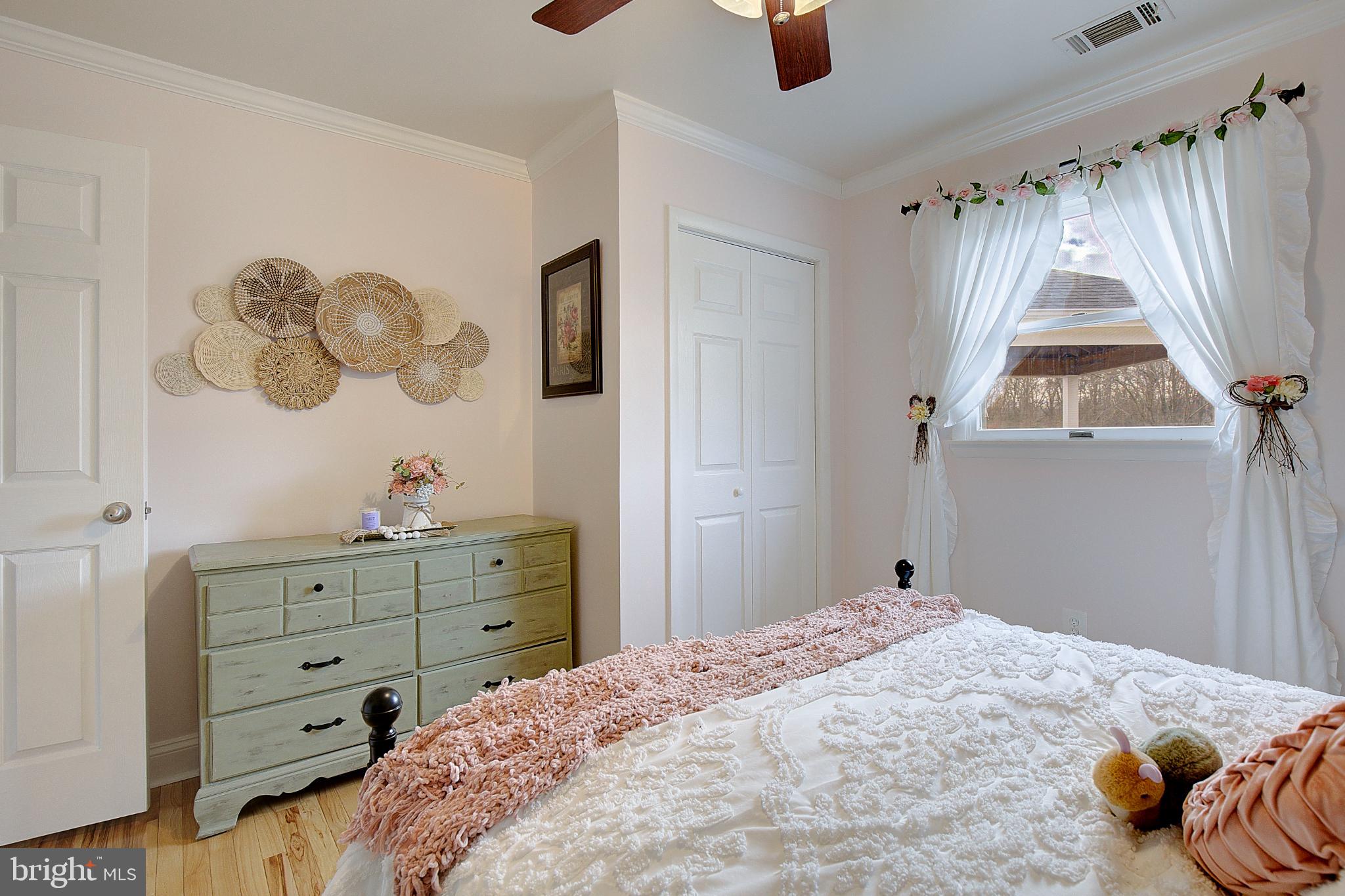 3406 Horn Road Huntingtown, MD 20639 - Photo 22 of 74 Charming bedroom 2.
