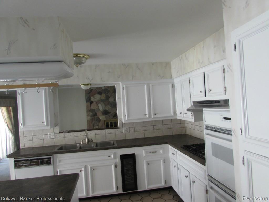 2579 Tower Hill Lane Rochester Hills, MI 48306 - Photo 13 of 27