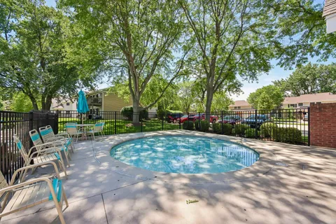 $279,900 | 124 Morningside Lane West, Unit 124, Buffalo Grove, IL 60089