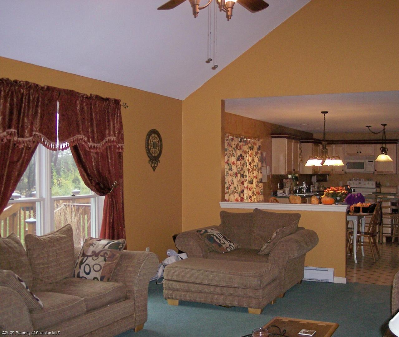 909 Old Logger Road Moscow, PA 18444 - Photo 3 of 16 Gallery Image 3