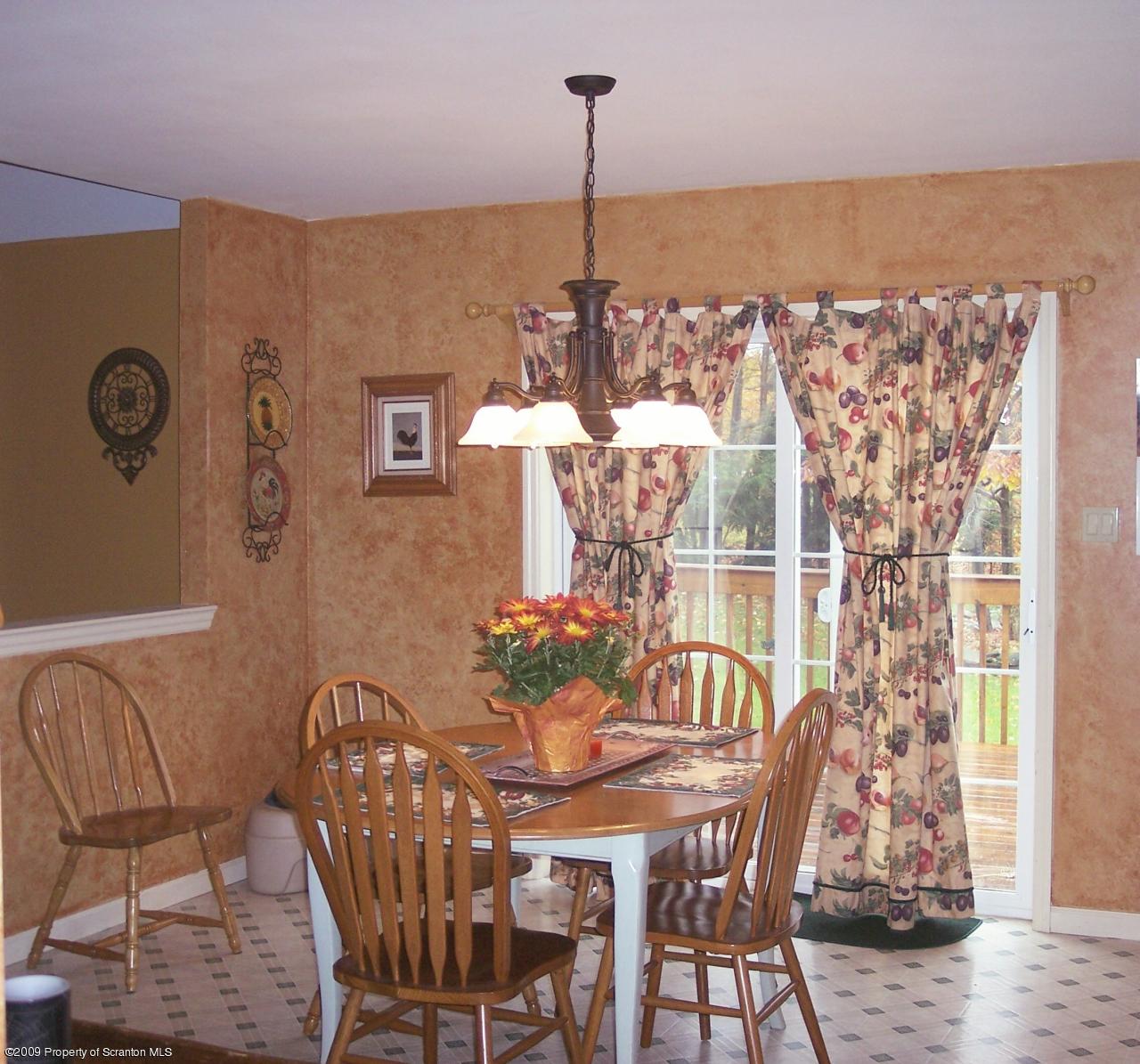 909 Old Logger Road Moscow, PA 18444 - Photo 5 of 16 Gallery Image 5