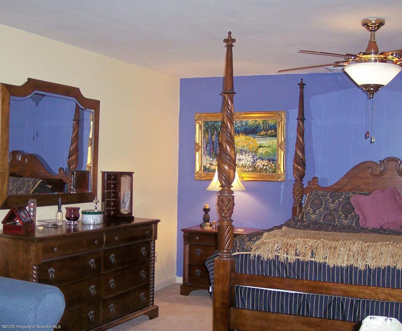 909 Old Logger Road Moscow, PA 18444 - Photo 8 of 16 Gallery Image 8