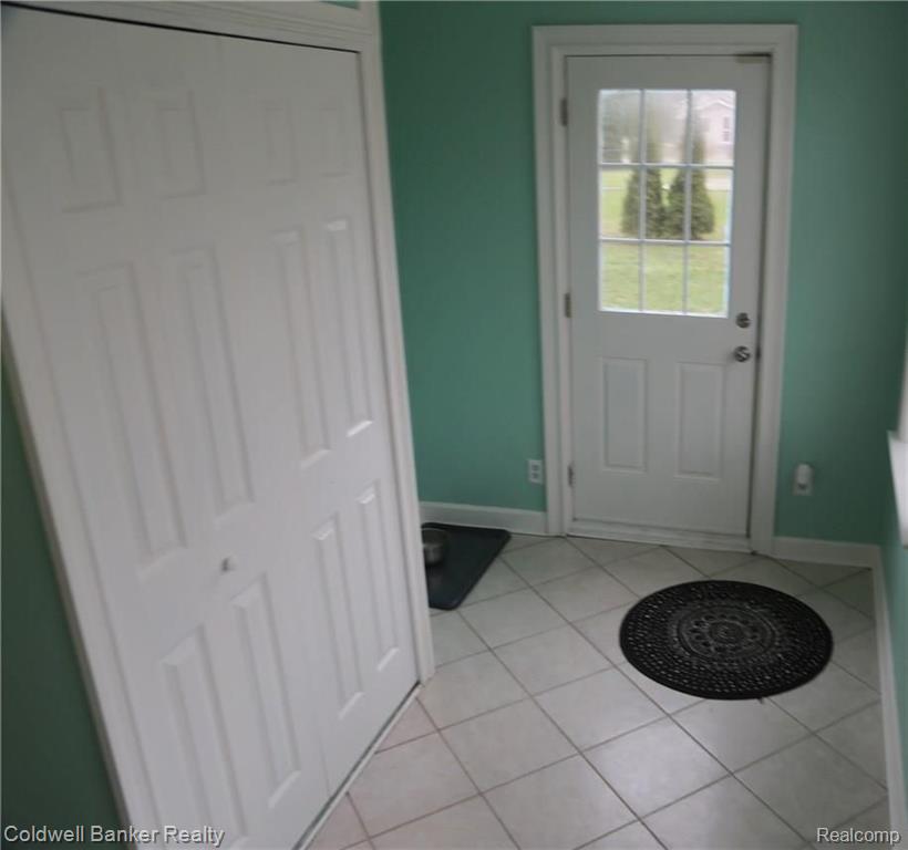 21654 Middlebelt Road Farmington Hills, MI 48336 - Photo 3 of 23