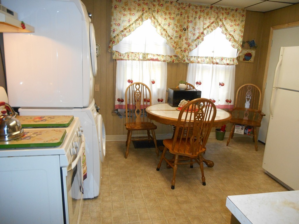 187 Marion Street Springfield, MA 01109 - Photo 6 of 12 Gallery Image 6