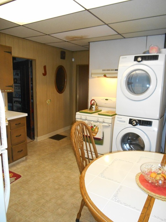 187 Marion Street Springfield, MA 01109 - Photo 7 of 12 Gallery Image 7