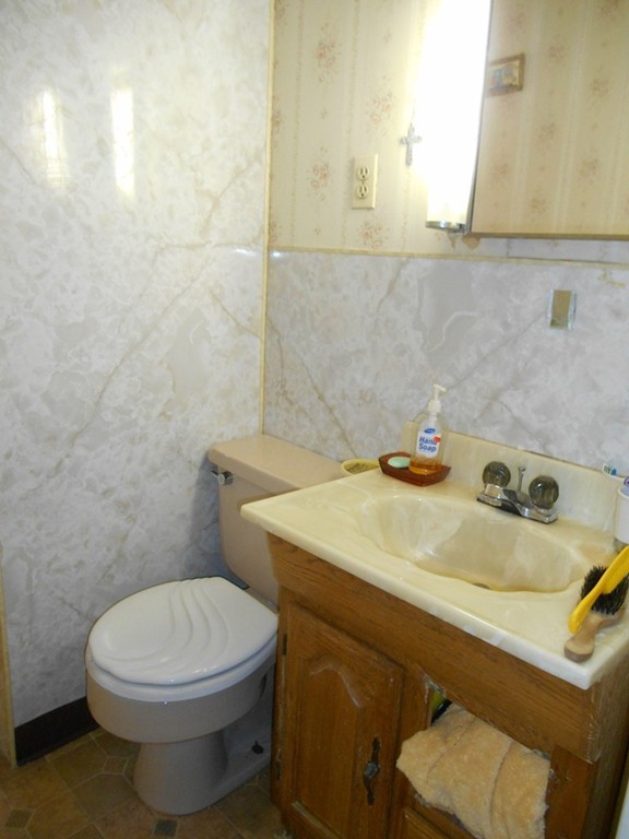 187 Marion Street Springfield, MA 01109 - Photo 10 of 12 Gallery Image 10
